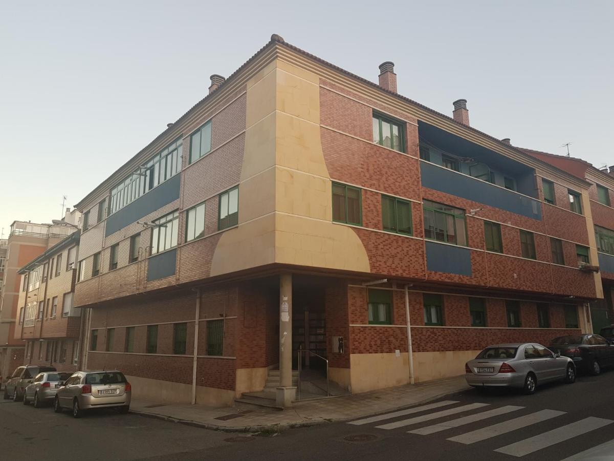 דירות לאון Www Goyahospitales Es מראה חיצוני תמונה